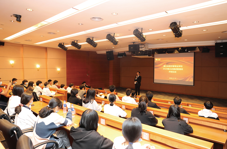 IMG_5560(1).jpg IMG_5560(1).jpg